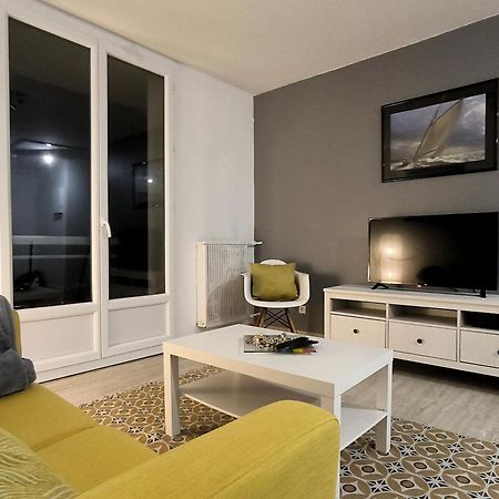 Ferienwohnung Joli T2 Lumineux Avec Balcon Et Wifi - Proche Cv Aix-en-Provence Exterior foto