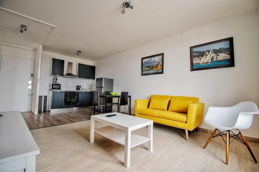 Ferienwohnung Joli T2 Lumineux Avec Balcon Et Wifi - Proche Cv Aix-en-Provence Exterior foto